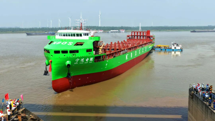 历史性突破！全球最大万吨级纯电动智能海船，乐成下水